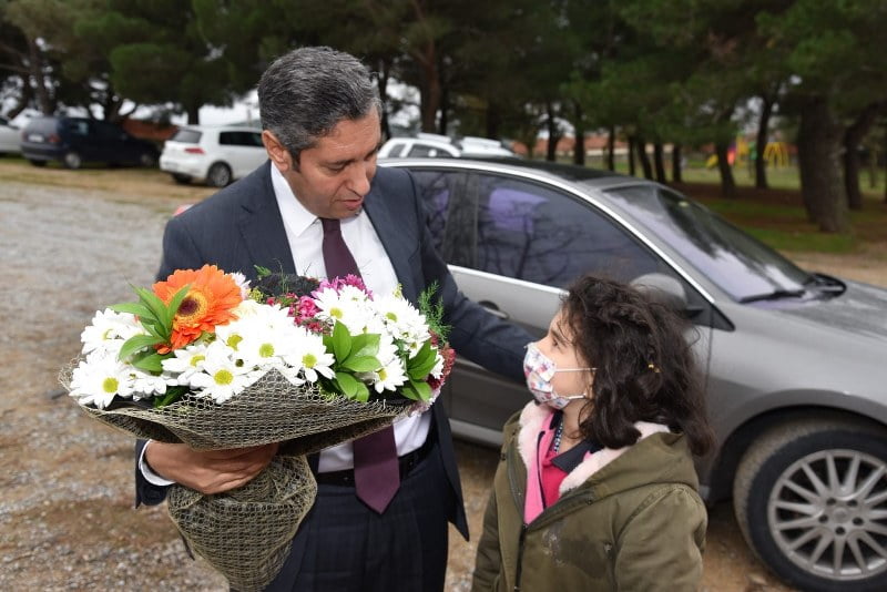 Balıkesir İl Milli Eğitim Müdürü’nden öğrencilere ziyaret