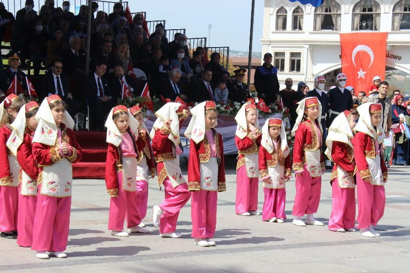 Bandırma’da 23 Nisan coşkusu