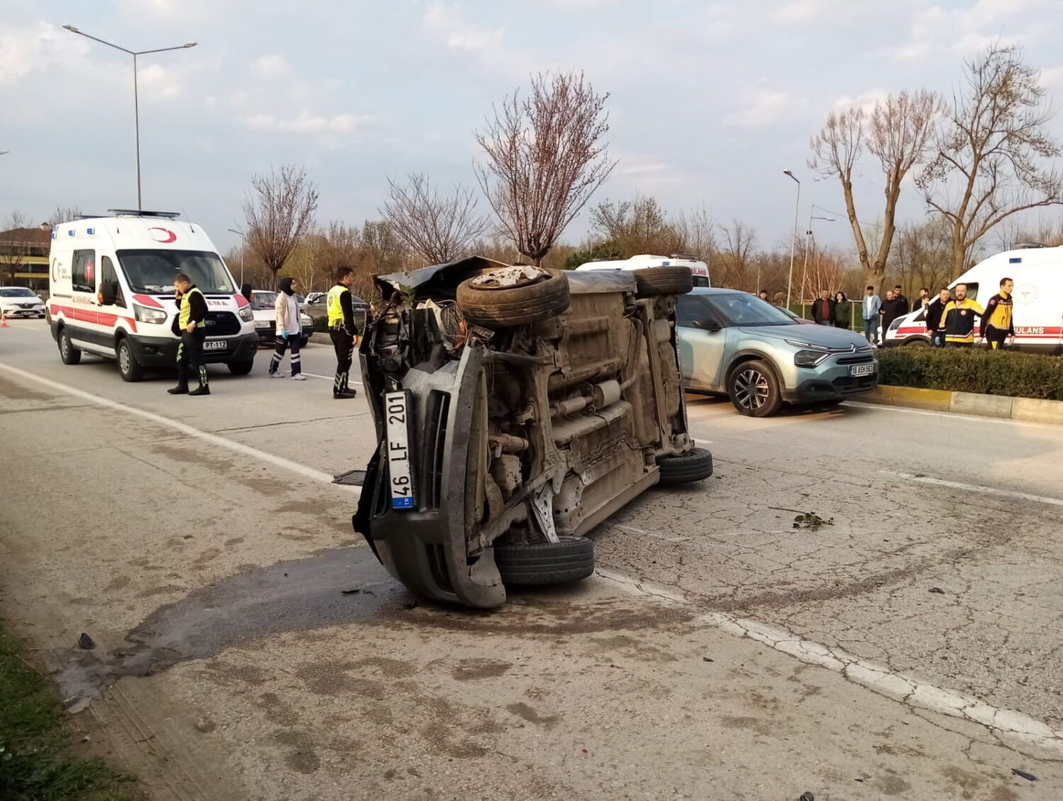 Bursa’da Alkollü Sürücü Otomobiliyle Takla Attı: 5 Yaralı