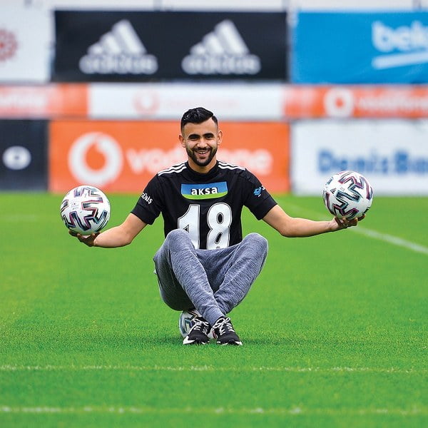 Spor Toto Süper liğinin 27. haftasında deplasmanda Fenerbahçe'ye konuk olacak olan Beşiktaş'ın başarılı futbolcusu Rachid Ghezzal, Teknik Direktör Şenol Güneş ile iletişimlerinin çok iyi olduğunu söyledi. Ghezzal, ligde kendilerinin Fenerbahçe'yi Fenerbahçe'nin de Galatasaray'ı kovalar durumda olduklarını ifade ederek derbide galibiyet dışında birşeyi düşünmediklerini söyledi.