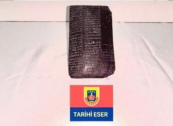 Tarihi El Yazması Reçete Ele Geçirildi