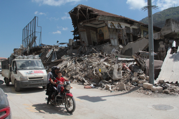 Kahramanmaraş merkezli deprem felaketinden en çok etkilenen illerden biri olan Hatay, depremden 80 gün sonra fotoğraflandı.