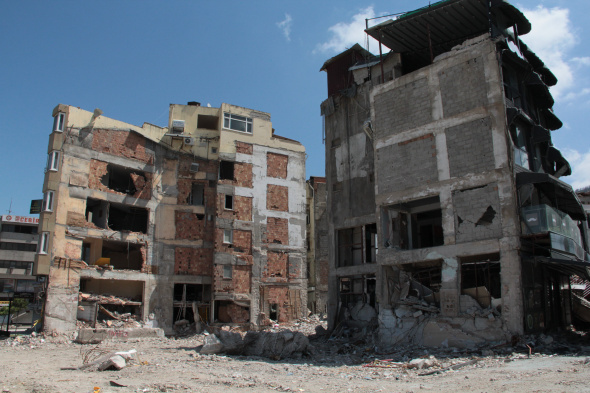 Kahramanmaraş merkezli deprem felaketinden en çok etkilenen illerden biri olan Hatay, depremden 80 gün sonra fotoğraflandı.