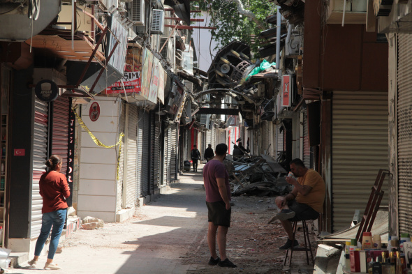 Kahramanmaraş merkezli deprem felaketinden en çok etkilenen illerden biri olan Hatay, depremden 80 gün sonra fotoğraflandı.