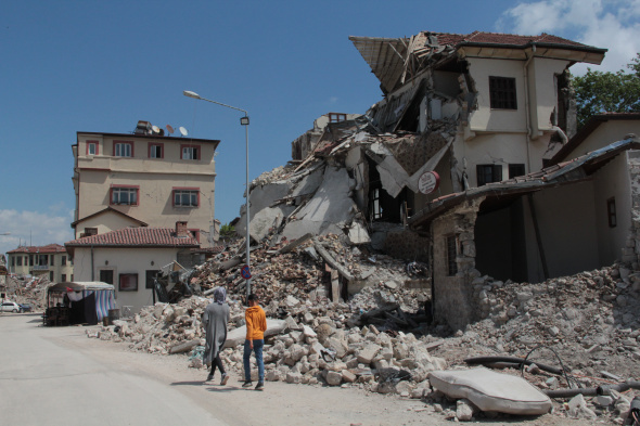 Kahramanmaraş merkezli deprem felaketinden en çok etkilenen illerden biri olan Hatay, depremden 80 gün sonra fotoğraflandı.