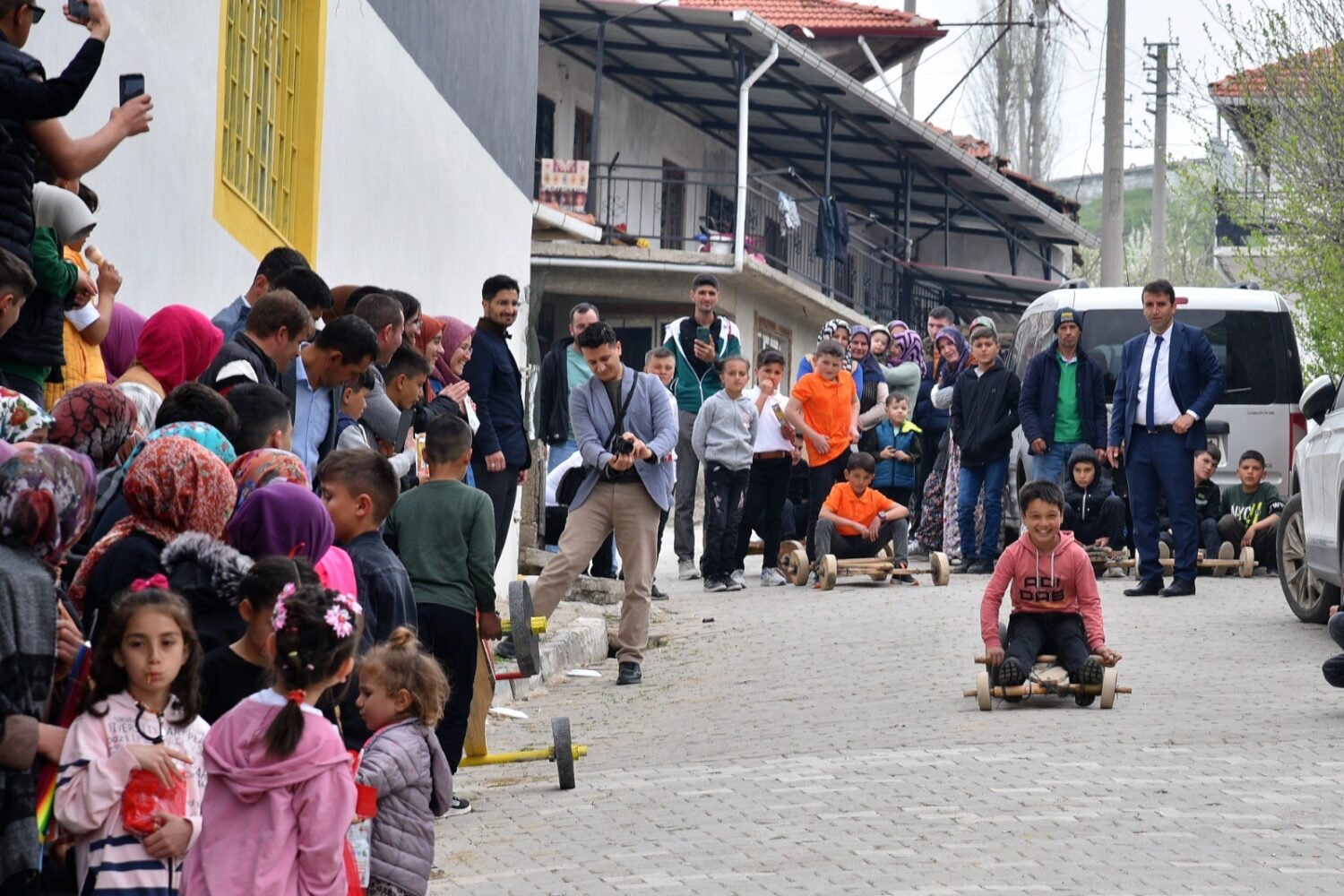 BALIKESİR’DE “YÖRESEL DİNGİL YARIŞLARI”