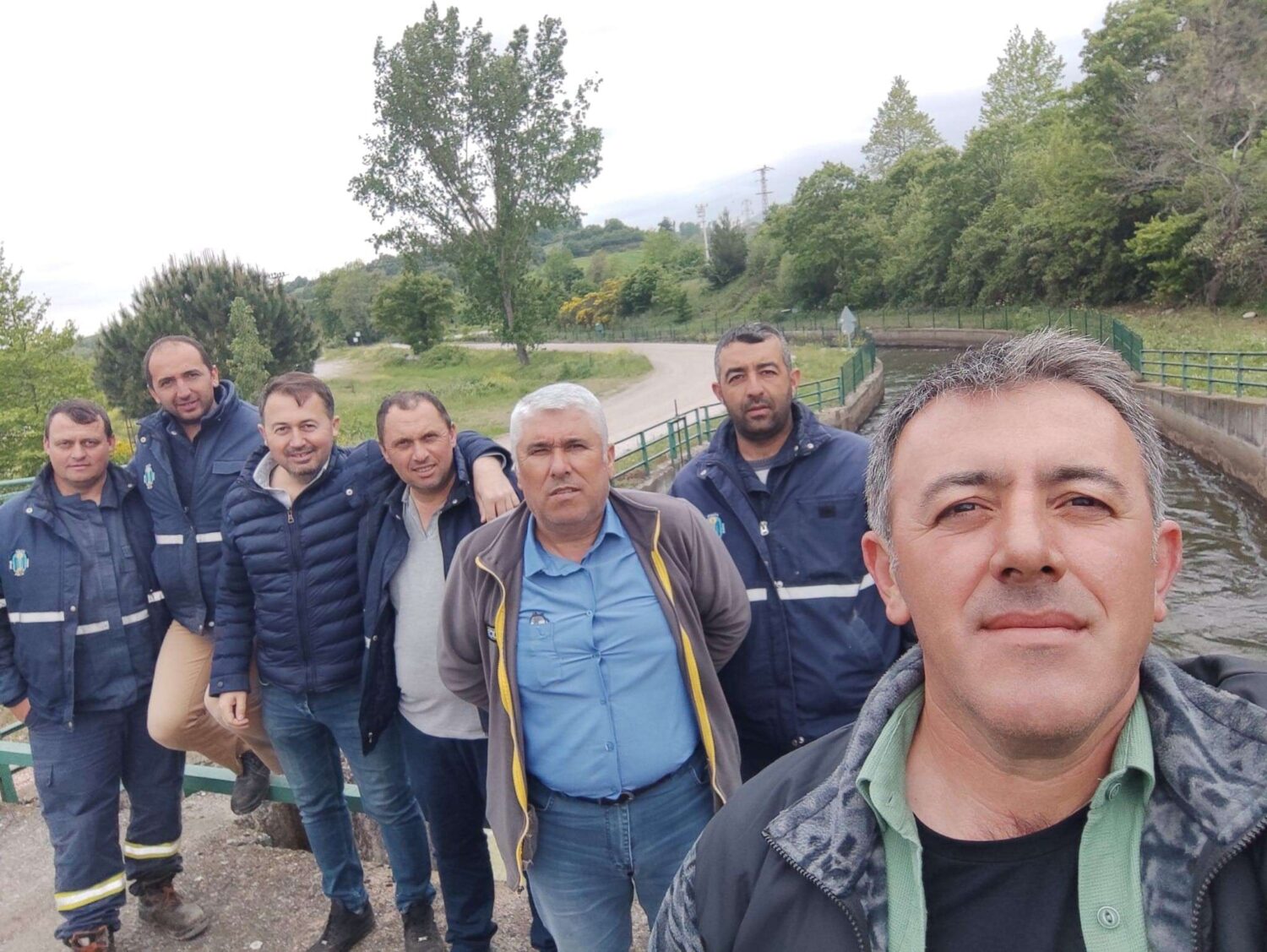 Manyas ve Gönen barajlarında tarımsal sulama sezonu başladı. Ana kanallara su vermek için Manyas Barajı ve Gönen Barajı regülatörlerindeki şalterler indirildi.