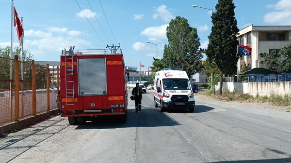 FABRİKADA YANGIN ÇIKTI, İLK MÜDAHALEYİ İŞÇİLER YAPTI