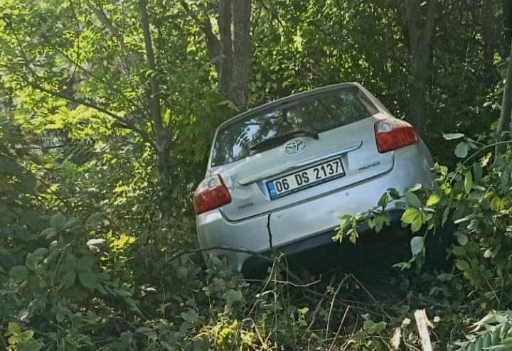 BURSA’DA KONTROLDEN ÇIKAN ARAÇ ŞARAMPOLE UÇTU