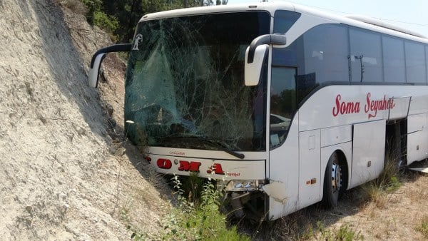 OTOBÜS YOLDAN ÇIKTI: 5 YARALI