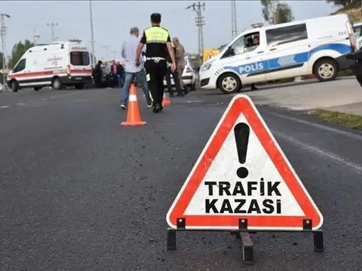 BANDIRMALI MOTORCU HAYATINI KAYBETTİ