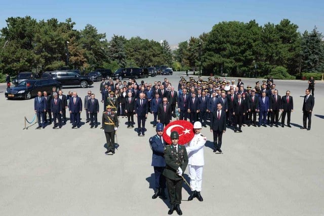 Devlet erkanı Anıtkabir’de