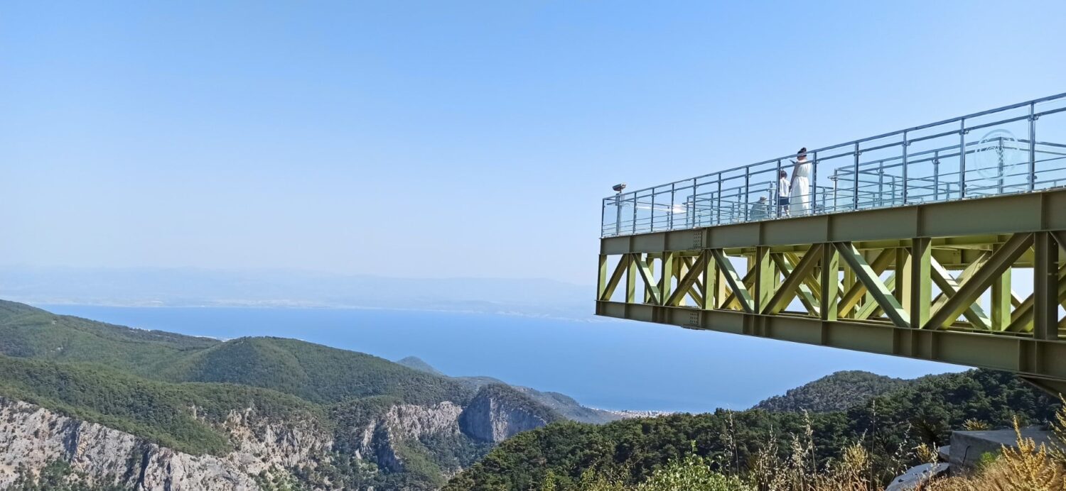 KAZDAĞLARI’NDAKİ TERASA ZİYARETÇİ AKINI