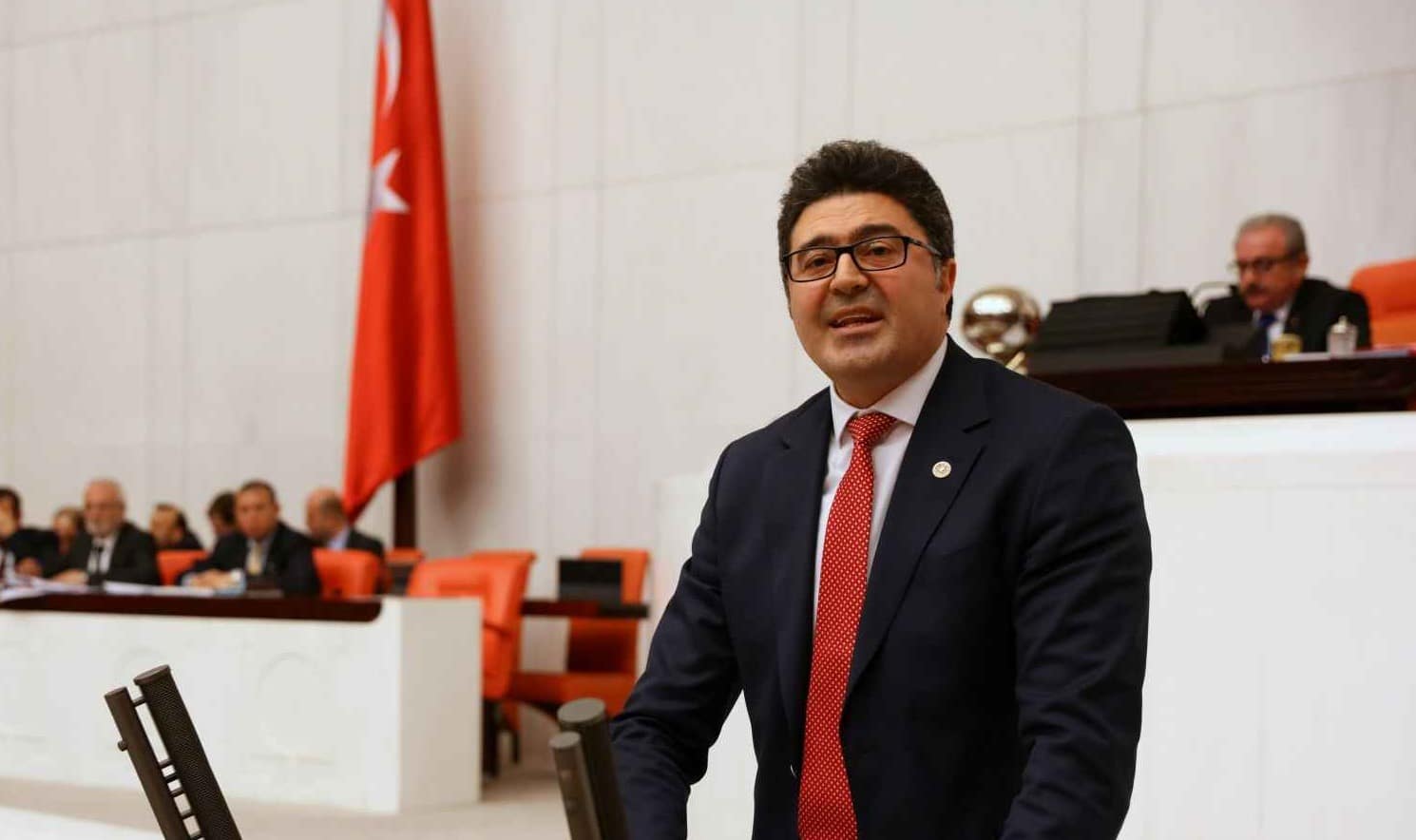 ENSAR AYTEKİN: “MÜFTÜYÜ, TARİKATLARIN SAVAŞI ÖLDÜRDÜ”