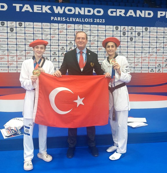 Paris 2024 Olimpiyat Oyunları’na kota puanı veren Taekwondo Grand Prix’inin ilk gününü milli sporcular 1 altın ve 1 bronz madalyayla bitirdi. 