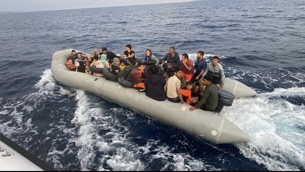48 düzensiz göçmen ve bir organizatör yakalandı