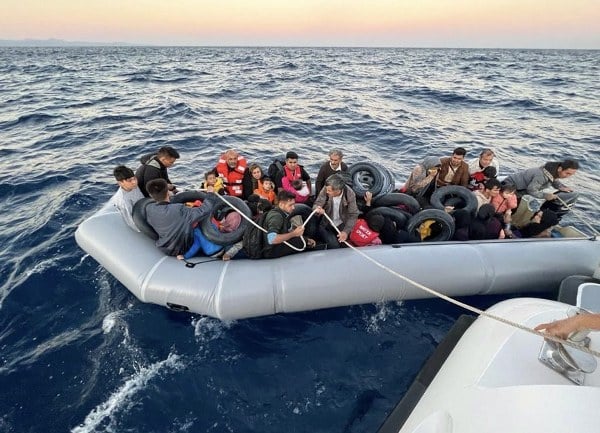 43 kaçak göçmen kurtarıldı