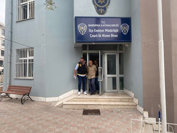 Bandırma’da e-ticaret dolandırıcıları yakalandı