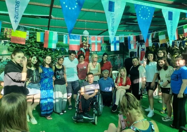 Türkiye Sakatlar Derneği(TSD) Balıkesir Şubesi ve Balıkesir Engelli Spor Kulübü'nün de dahil olduğu Avrupa birliği programı dahilinde olan 'Engelleri sporla kaldıralım' projesinin ilk ayağı Balıkesir'de tamamlandı. 