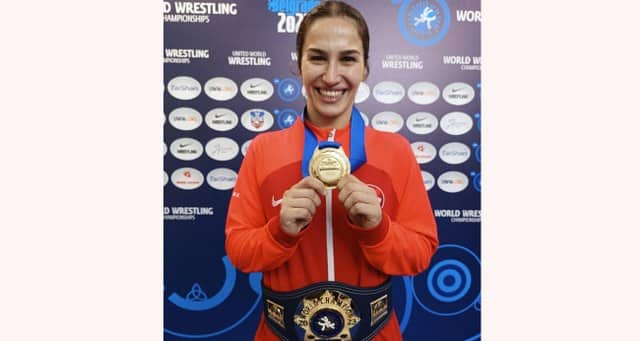 Milli güreşçi Buse Tosun Çavuşoğlu, Dünya Güreş Şampiyonası kadınlar 68 kilo finalinde Moğol güreşçi Demgermaa Enkhsaikhan'ı yenerek, altın mada