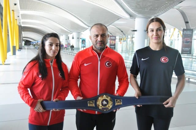 Dünya şampiyonu milli güreşçi Buse Tosun Çavuşoğlu, şampiyonaya takım halinde çok iyi hazırlandıklarını belirterek, "Bugün ülkeme o
