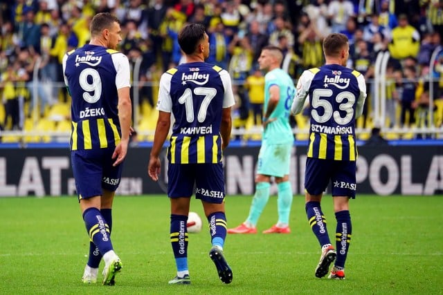 Fenerbahçe, bu sezon hem hücumda hem de savunmada ortaya koyduğu başarılı performansla rakiplerinden önde gidiyor. 