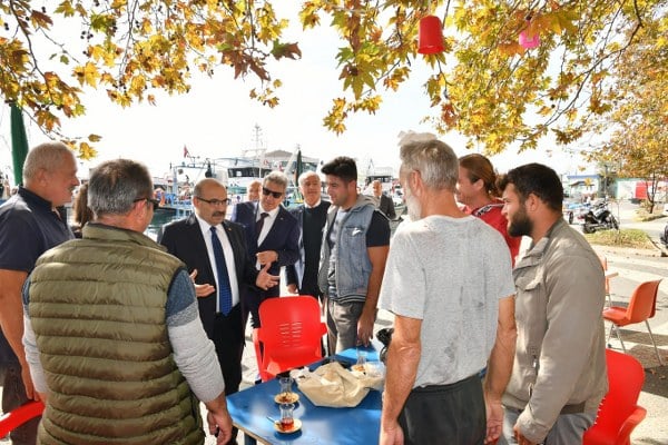 Vali İsmail Ustaoğlu Balıkesir'in Marmara Denizi'ndeki kalbinde çeşitli ziyaretlerde bulunmak üzere Marmara İlçesinde gün boyu süren bir program gerçekleştirdi.
