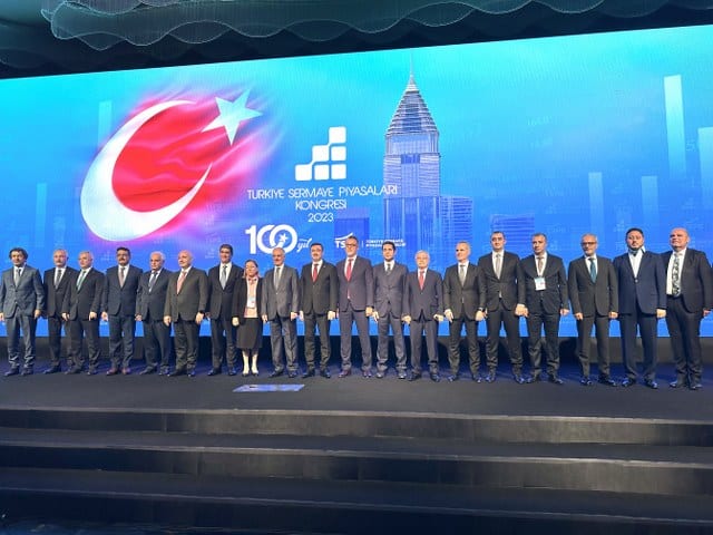 7. Türkiye Sermaye Piyasaları Kongresi ve 7. Dünya Yatırımcı Haftası Açılış Töreni'nde konuşan Hazine ve Maliye Bakan Yardımcısı Osman Çelik, yılın ilk 9 ayında 37 şirketin halka a