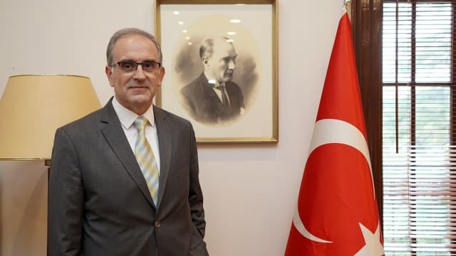 Bandırma Onyedi Eylül Üniversitesi'nde görev süresini tamamlayan Rektör Prof. Dr. Süleyman Özdemir'in yerine Prof. Dr. İsmail Boz atandı. 