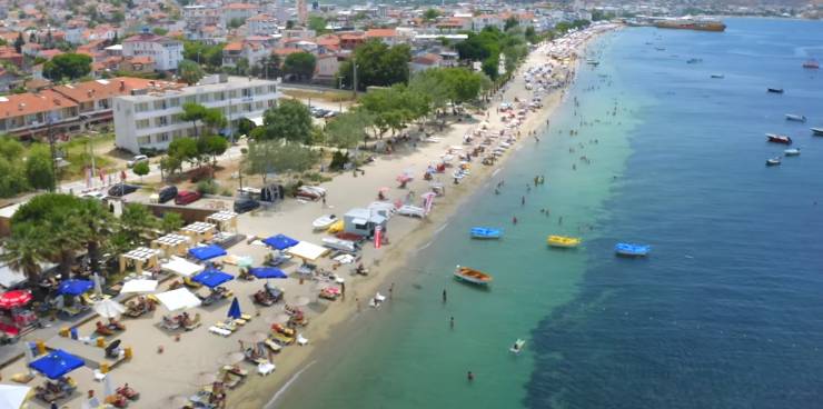 Avşa Adası, Balıkçı Erol, Mamba Beach, Asparaca Manastırı, Şahin Tepesi, Tavşanlı Koyu, Çiftlik Koyu, Karadut Koyu, Çınar Koyu, Beyaz Saray Koyu, gece hayatı, şarapçılık, tatil