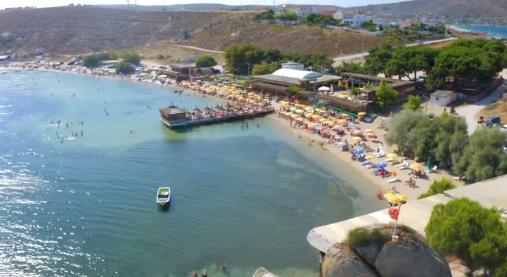 Avşa Adası, Balıkçı Erol, Mamba Beach, Asparaca Manastırı, Şahin Tepesi, Tavşanlı Koyu, Çiftlik Koyu, Karadut Koyu, Çınar Koyu, Beyaz Saray Koyu, gece hayatı, şarapçılık, tatil