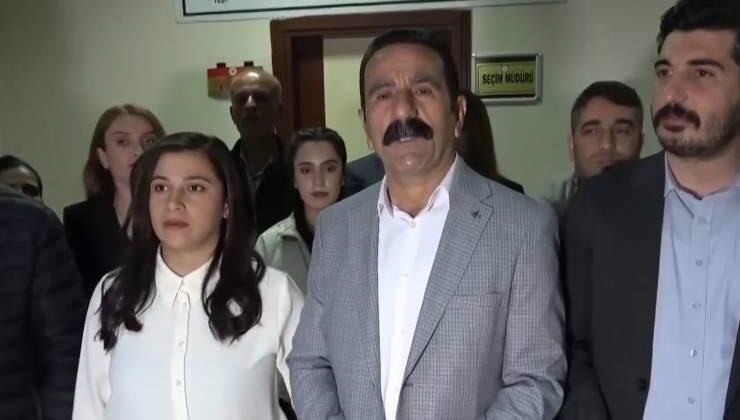Hakkari Belediye Eş Başkanı Mehmet Sıddık Akış Van’da Gözaltına Alındı