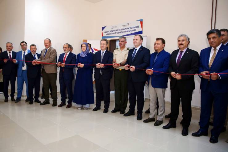 Manisa Celal Bayar Üniversitesi’nde Hava Platformları ve Savunma Sistemleri Araştırma ve Tasarım Laboratuvarı Açıldı