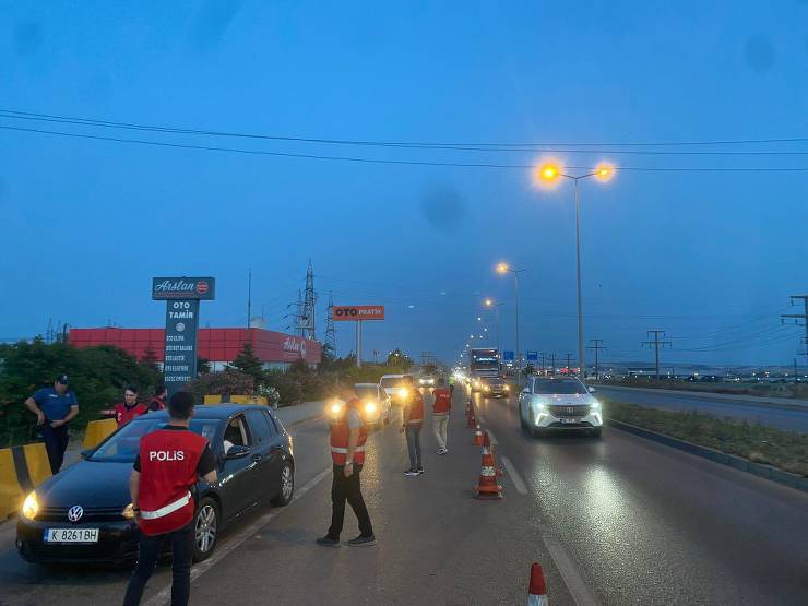 Bandırma, huzur uygulaması, asayiş denetimi, trafik kontrolü, gözaltı, hapis cezası