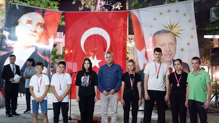 Susurluk'ta 15 Temmuz Demokrasi ve Milli Birlik Günü Kutlandı