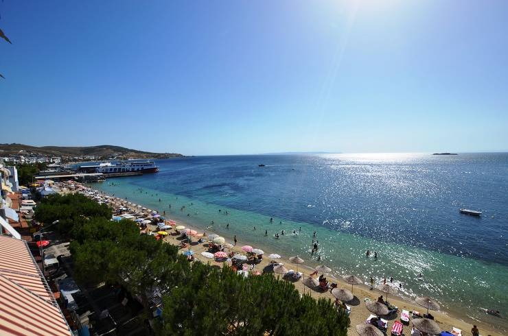 Avşa Adası, feribot seferleri, yaz tatili, İstanbul, Tekirdağ, Erdek, yerli esnaf, turizm, Güney Marmara