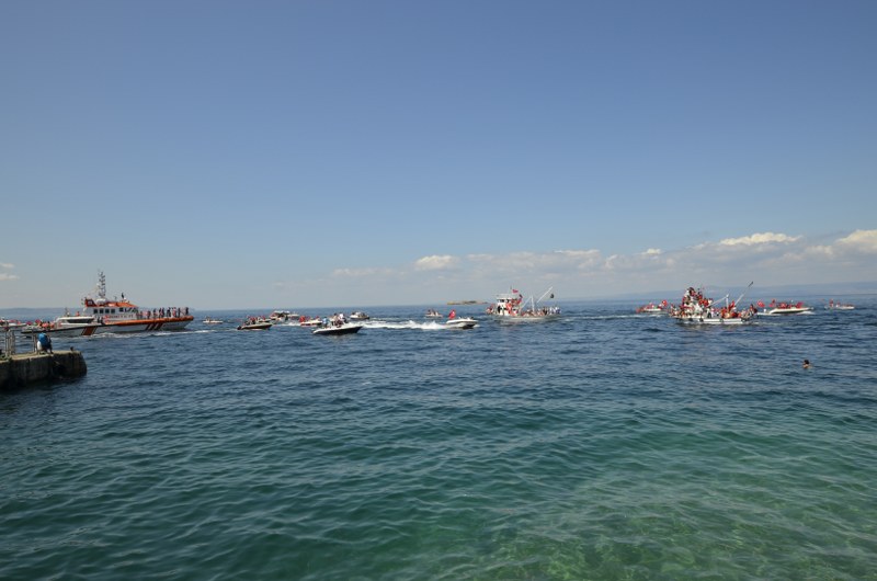 Avşa Adası, 30 Ağustos Zafer Bayramı, tekne korteji, Yeni Türkü konseri, Marmara Adası, İzmir Marşı