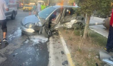 Erdek’te Trafik Kazası: 2 Kişi Yaralandı